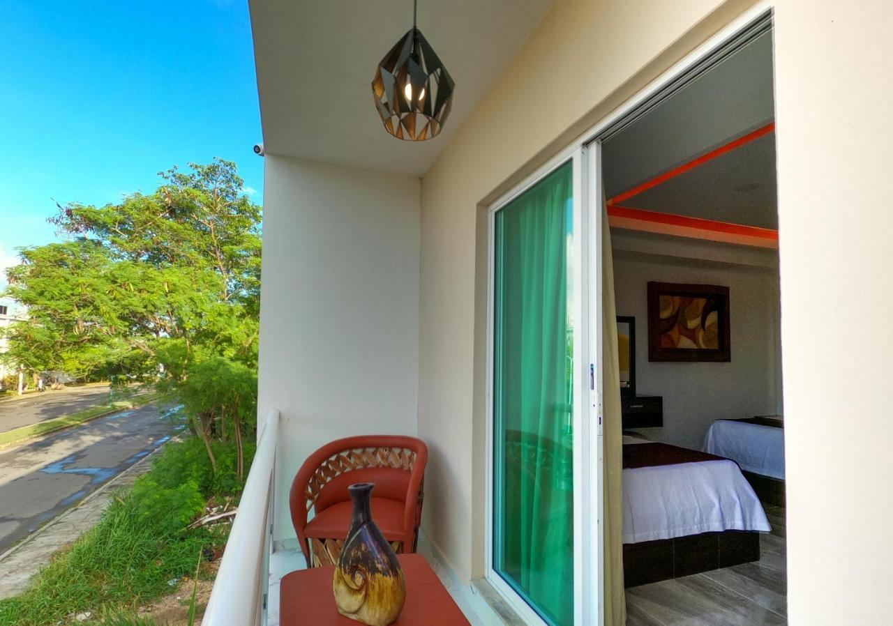 Framfor Inn Chetumal Esterno foto