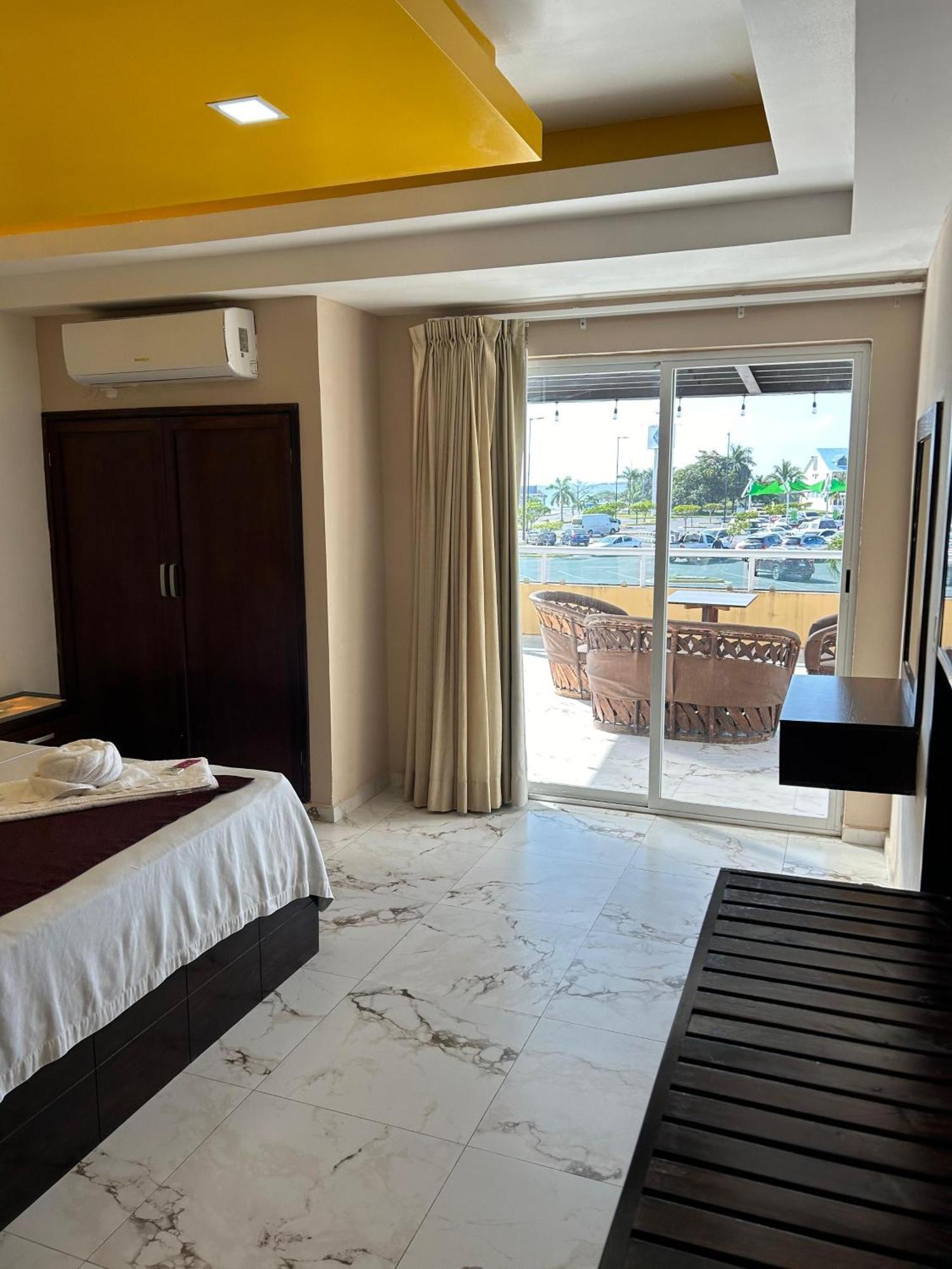 Framfor Inn Chetumal Esterno foto